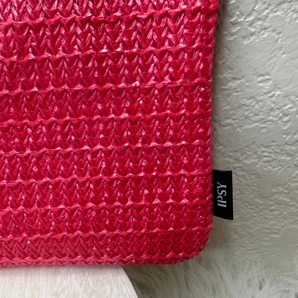 $5 🌙 Ipsy Pink Woven Makeup‎ Bag with Strawberry Charm